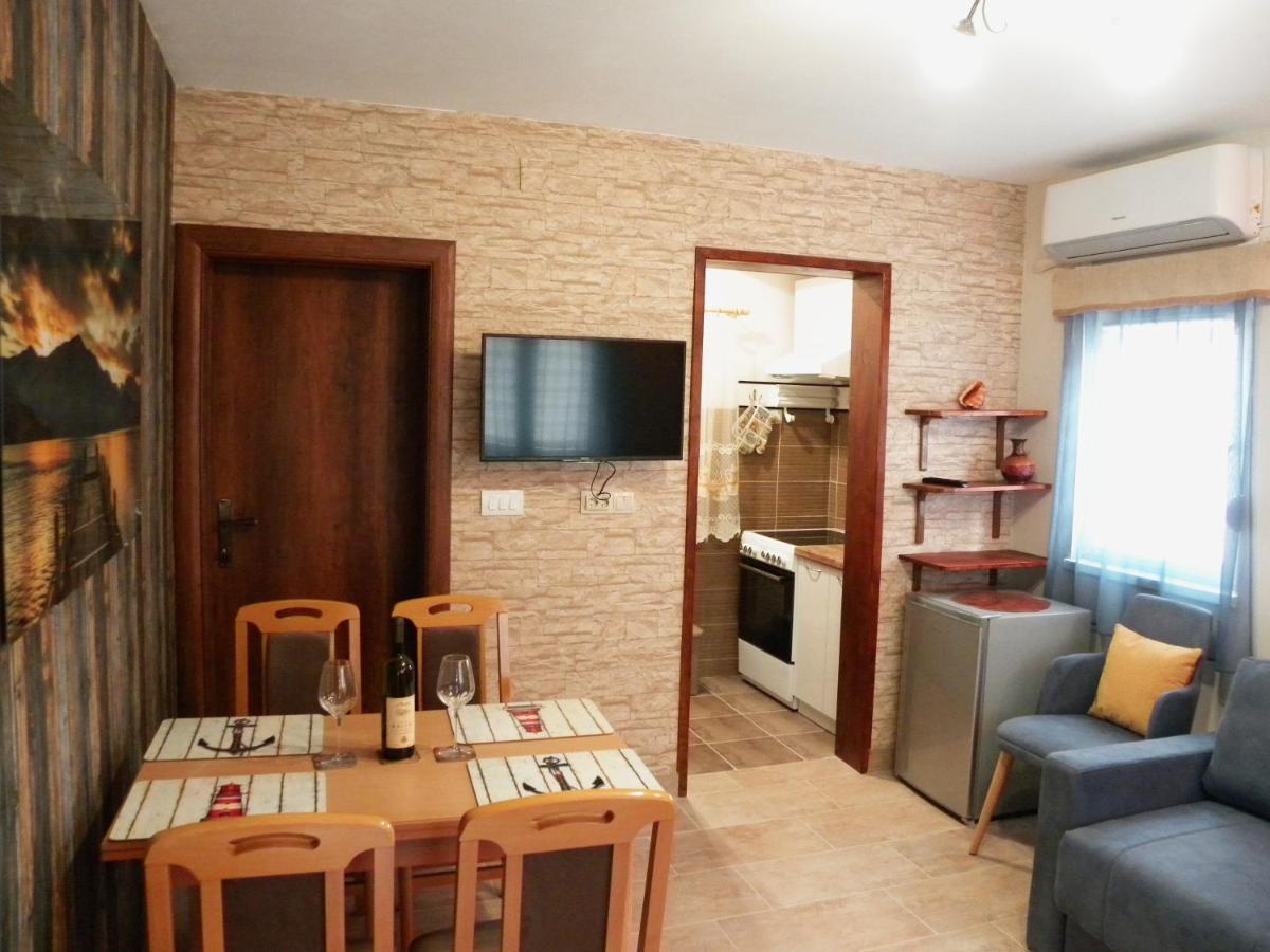 Apartments Aleksandra ริซาน ภายนอก รูปภาพ